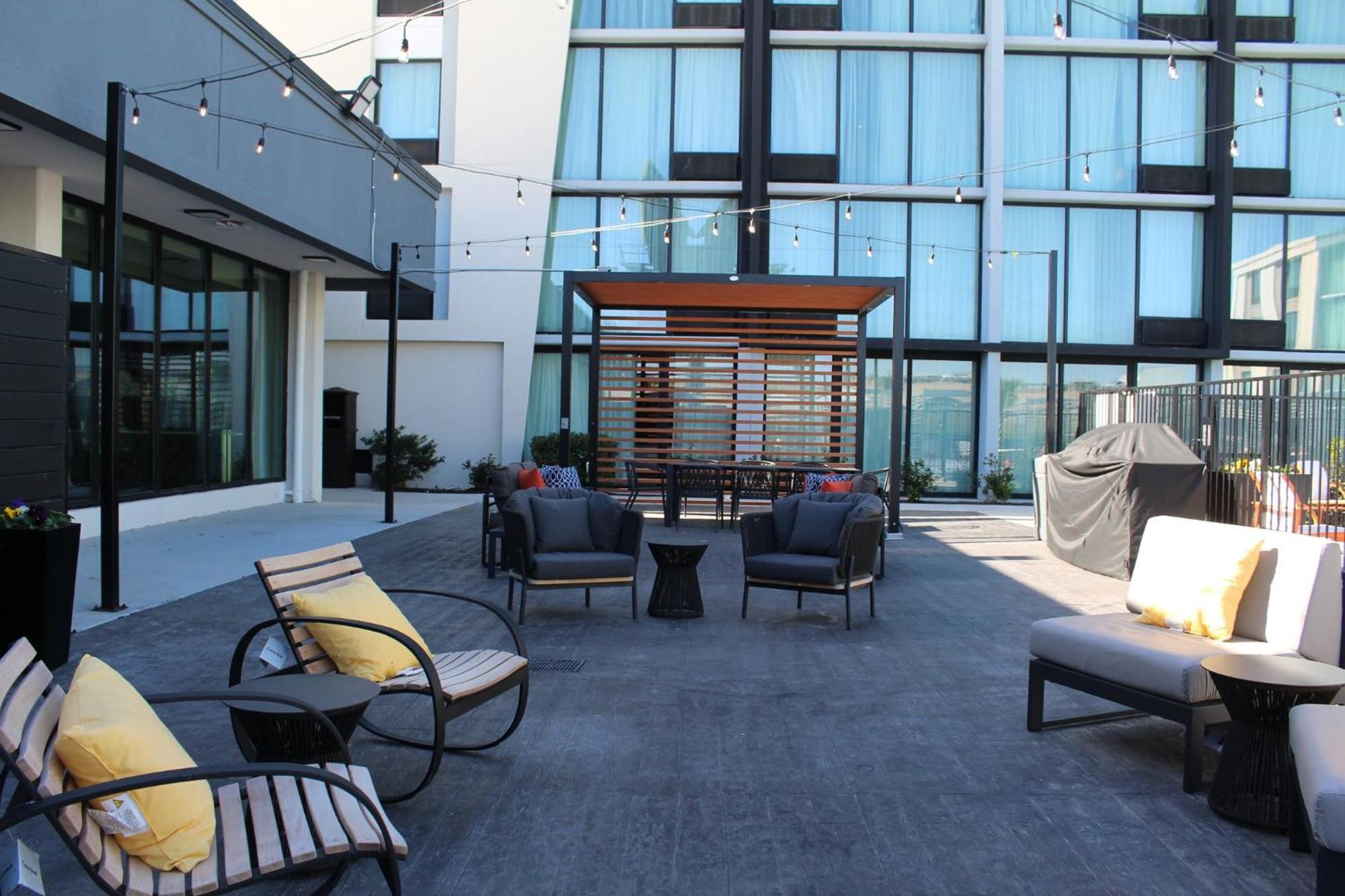 Holiday Inn Dallas Market Ctr Love Field By Ihg Ngoại thất bức ảnh